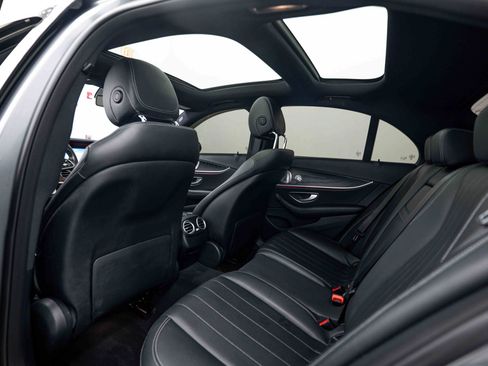 Used 2020 Mercedes-Benz E 350 4MATIC Sedan image 19