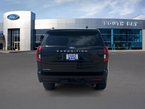 Certified 2025 Ford Expedition Active RWD image 4