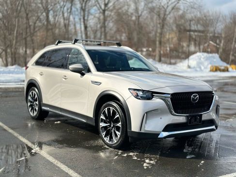 Used 2024 MAZDA CX-90 Plug-In Hybrid w/ Premium Plus image 9