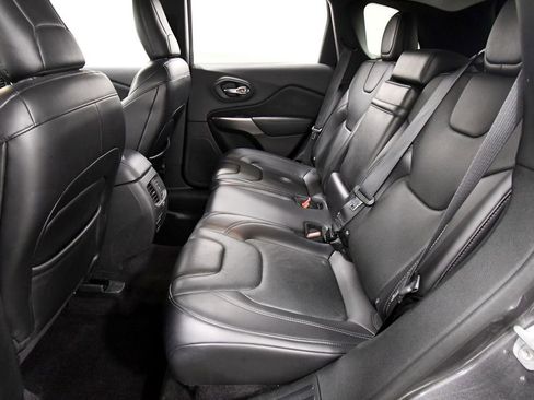 Used 2019 Jeep Cherokee Limited AWD/4WD image 14