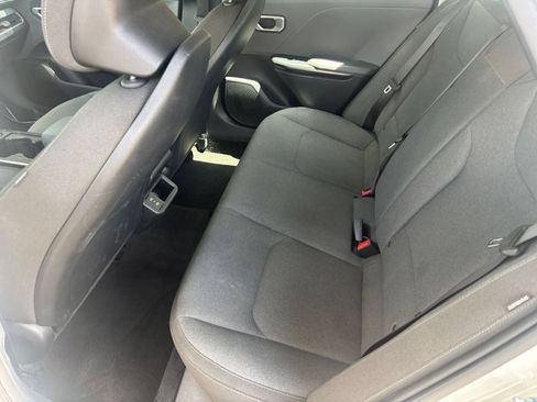 Used 2025 Kia K4 FWD image 28