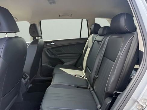 Used 2022 Volkswagen Tiguan SE image 12
