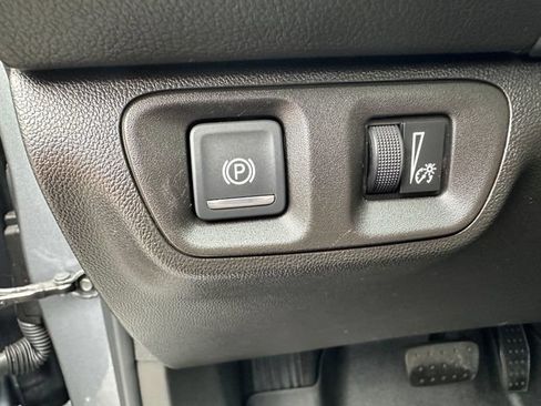 Used 2022 GMC Acadia AT4 w/ Trailering Package AWD/4WD image 11
