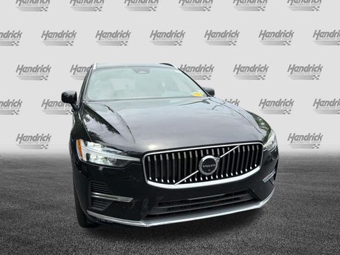 Used 2023 Volvo XC60 B5 Ultimate w/ Climate Package FWD image 3