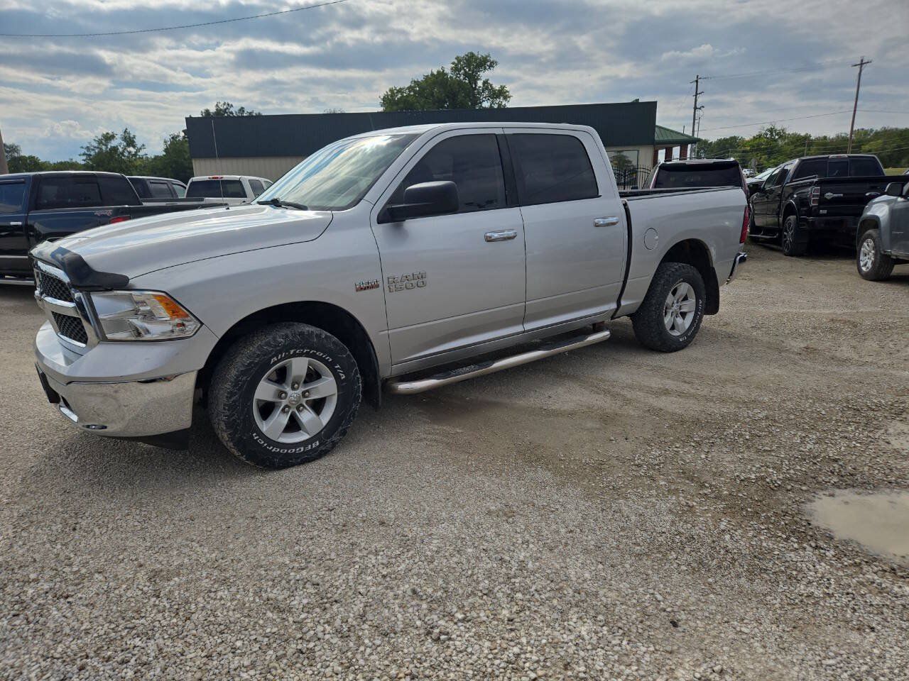 Used 2017 RAM 1500 Classic SLT AWD/4WD image 4