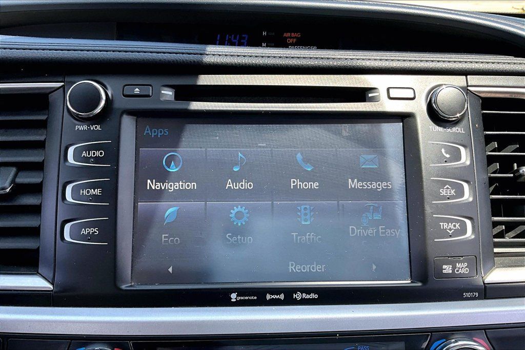 Used 2017 Toyota Highlander XLE AWD/4WD image 20