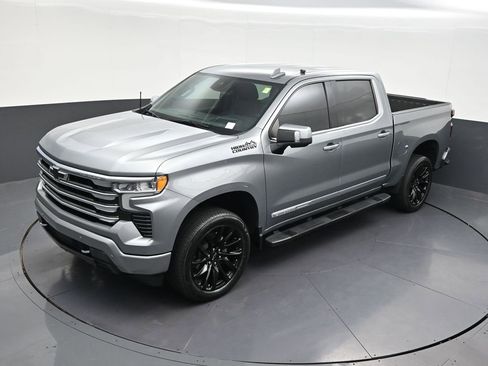 Used 2024 Chevrolet Silverado 1500 High Country w/ Technology Package RWD image 19