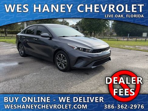 Used 2022 Kia Forte LXS FWD image 1