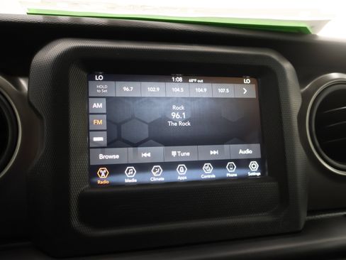 Used 2023 Jeep Gladiator Sport AWD/4WD image 46