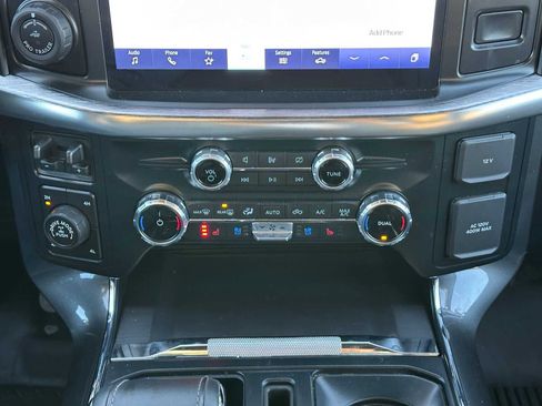 Used 2022 Ford F150 Lariat w/ Max Trailer Tow Package image 27