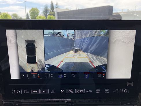 Used 2025 GMC Hummer EV 3X AWD/4WD image 25