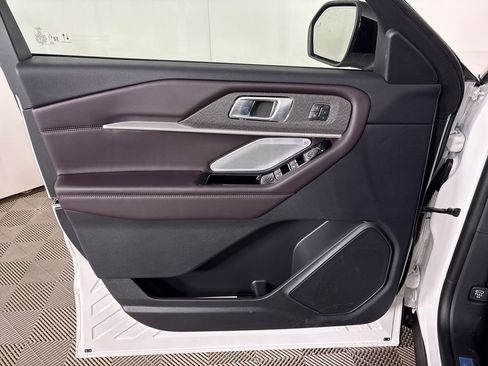 New 2026 Ford Explorer Platinum image 23