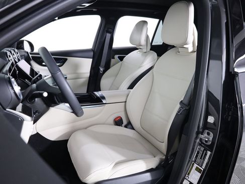 Used 2026 Mercedes-Benz GLC 300 4MATIC image 38