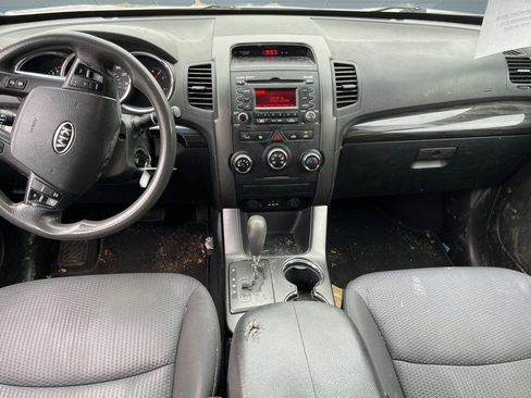 Used 2013 Kia Sorento LX image 10