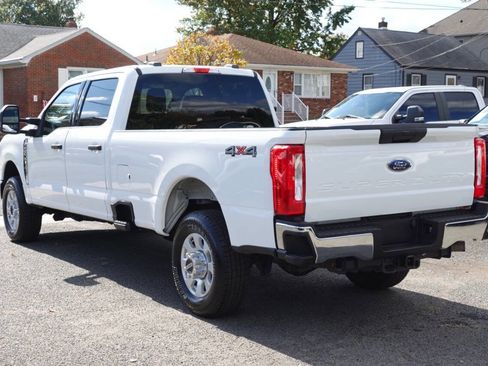 Used 2023 Ford F250 XLT AWD/4WD image 3