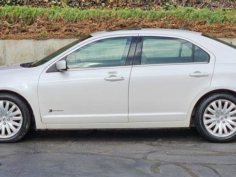 Used 2010 Ford Fusion Hybrid image 6