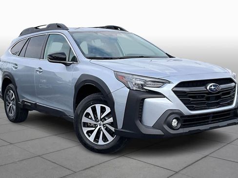 Used 2024 Subaru Outback Premium image 3