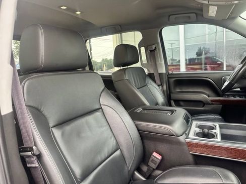 Used 2017 GMC Sierra 1500 SLT w/ SLT Premium Package AWD/4WD image 9