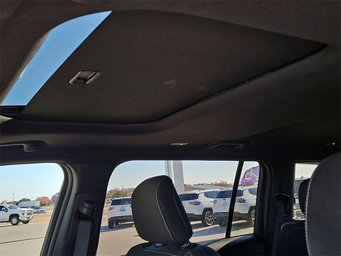 New 2025 Jeep Grand Cherokee L Laredo w/ Luxury Tech Group I image 22