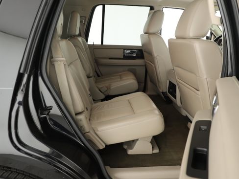 Used 2017 Lincoln Navigator Select image 15