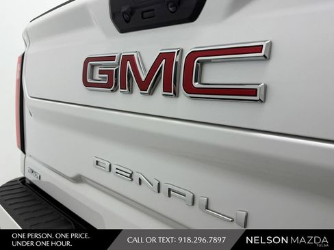 Used 2024 GMC Sierra 3500 Denali w/ Denali Reserve Package AWD/4WD image 16