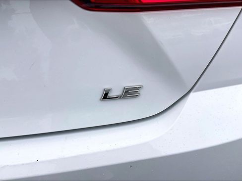 Used 2025 Toyota Camry LE FWD image 10