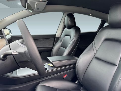 Used 2021 Tesla Model Y Performance image 16