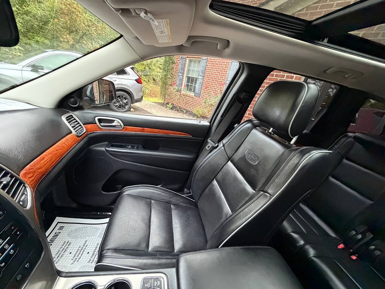 Used 2011 Jeep Grand Cherokee Overland AWD/4WD image 19