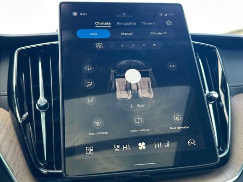 New 2026 Volvo XC60 B5 Ultra w/ Protection Package Premier image 27