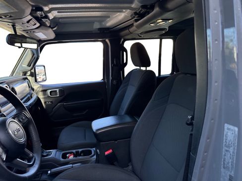 Used 2023 Jeep Wrangler Unlimited AWD/4WD image 10