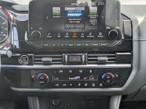Used 2023 Nissan Pathfinder SL AWD/4WD image 27