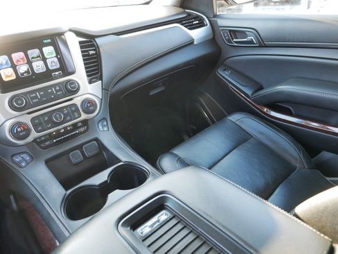 Used 2017 GMC Yukon XL SLT image 11