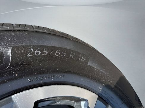Used 2025 Toyota Tacoma TRD Sport AWD/4WD image 35