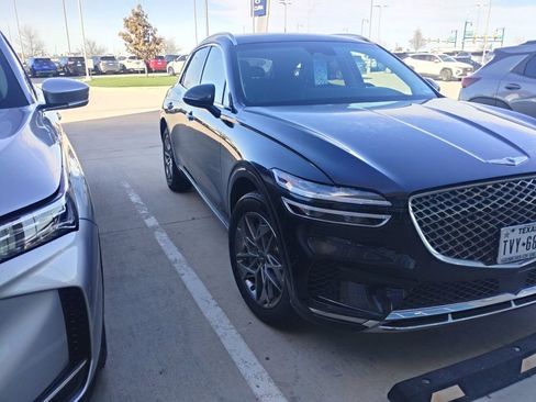 Used 2024 Genesis GV70 2.5T w/ Select Package image 2