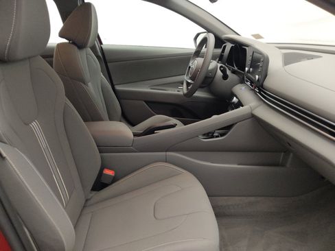 Used 2023 Hyundai Elantra SEL w/ Preferred Accessory Package FWD image 21