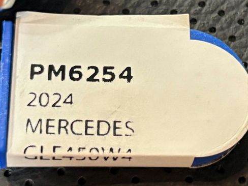 Used 2024 Mercedes-Benz GLE 450 4MATIC w/ AMG Line Exterior image 40