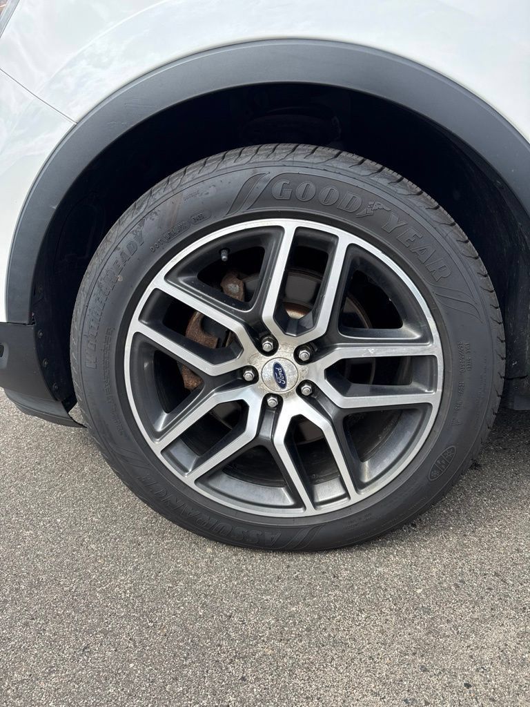 Used 2018 Ford Explorer Sport AWD/4WD image 34