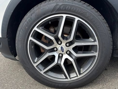 Used 2018 Ford Explorer Sport AWD/4WD image 34
