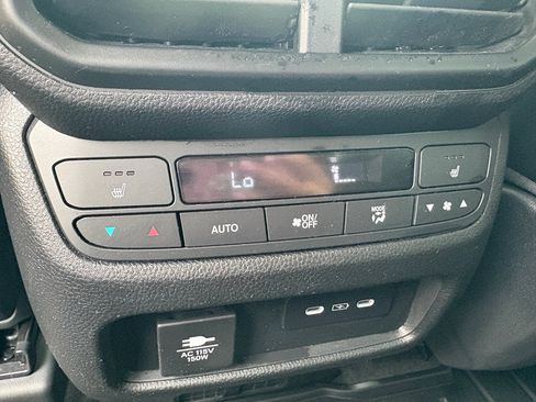 Certified 2025 Honda Pilot Elite image 30