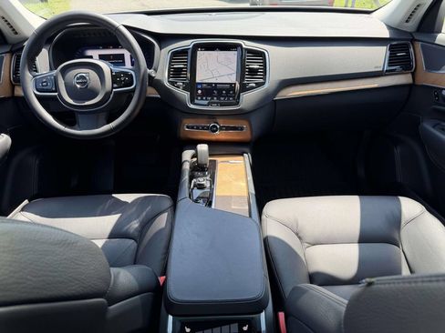 Used 2025 Volvo XC90 B5 Plus w/ Protection Package Premier AWD/4WD image 2