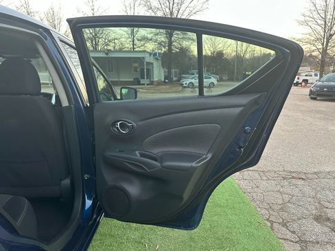 Used 2019 Nissan Versa SV image 17