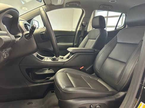 Used 2023 GMC Acadia SLT w/ Elevation Edition image 26