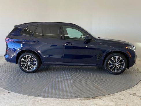 New 2026 BMW X5 xDrive40i w/ M Sport Package AWD/4WD image 8