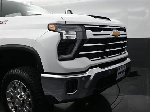 Used 2024 Chevrolet Silverado 2500 LTZ w/ LTZ Plus Package image 35