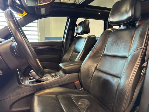Used 2019 Jeep Grand Cherokee Limited w/ Luxury Group II AWD/4WD image 23