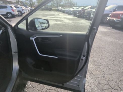 Used 2025 Toyota RAV4 LE image 9