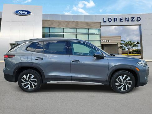 Used 2025 Volkswagen Tiguan S FWD image 4