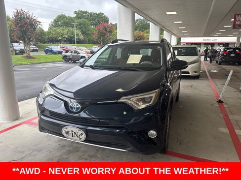 Used 2017 Toyota RAV4 Limited AWD/4WD image 6