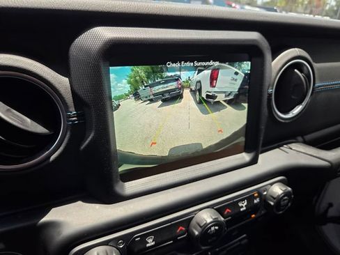 Used 2021 Jeep Wrangler Unlimited Rubicon 4xe AWD/4WD image 33