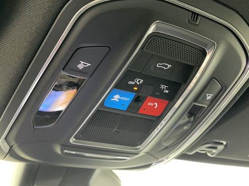 New 2025 Jeep Wagoneer L Series II image 22